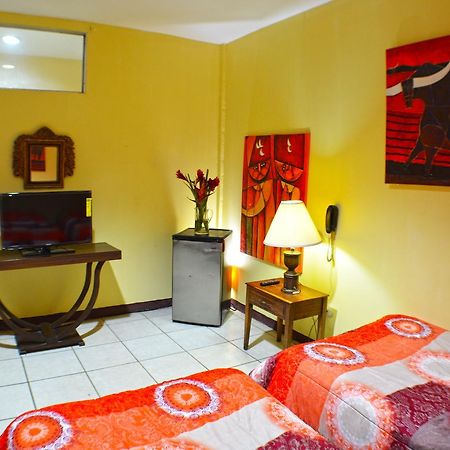 Hotel Plaza Cosiguina Чинандега Экстерьер фото