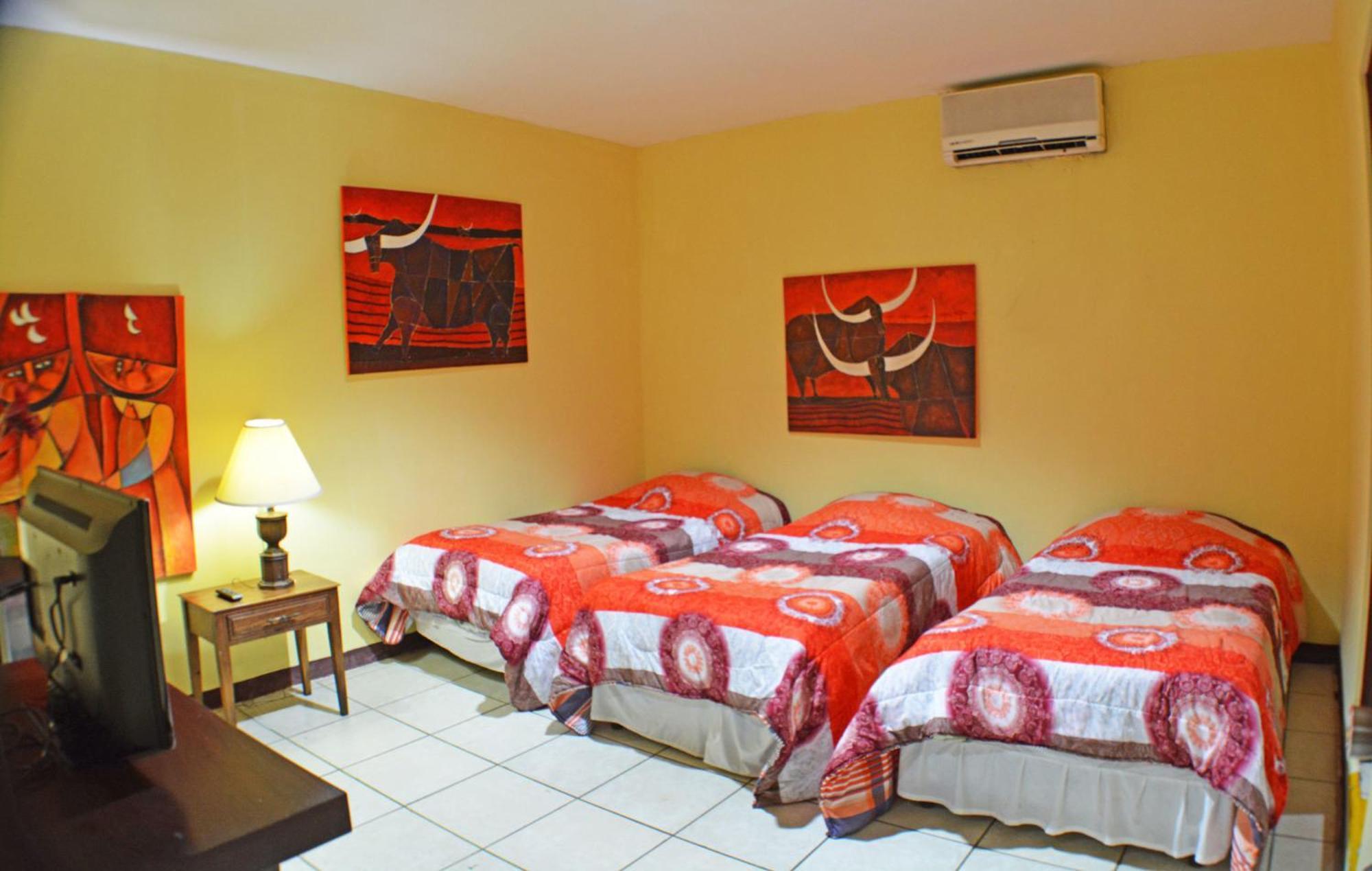 Hotel Plaza Cosiguina Чинандега Экстерьер фото