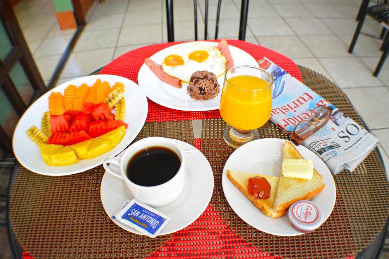 Hotel Plaza Cosiguina Чинандега Экстерьер фото